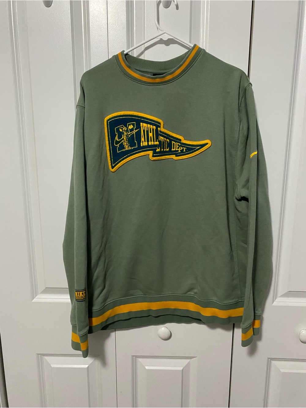 Nike Sportswear 1972 Club Fleece Longsleeve Athletic Department Sweatshirt